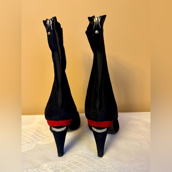 Costume National CNC Black High Heel Suede Booties - size 40, US 9.5 - Picture 5 of 17